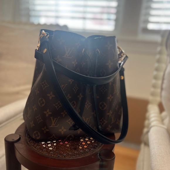 Brown Monogram Women's Bag- used condition - Picture 7 of 9